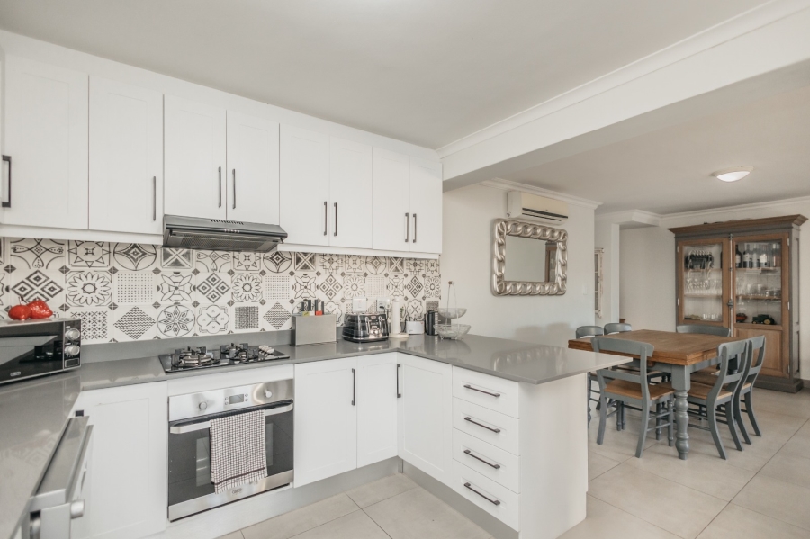 3 Bedroom Property for Sale in Avalon Estate Western Cape